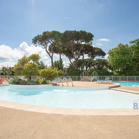 Lägenhet Magnificent 2-bedroom With Terrace Near The Sea And Golf Course *