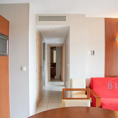 Magnificent 2-bedroom With Terrace Near The Sea And Golf Course *
