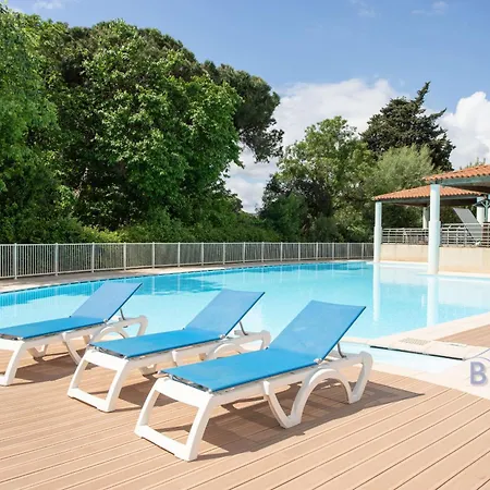 Magnificent 2-bedroom With Terrace Near The Sea And Golf Course