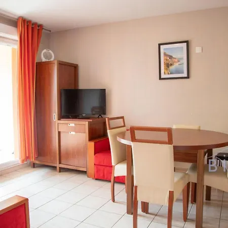 Magnificent 2-bedroom With Terrace Near The Sea And Golf Course Mandelieu
