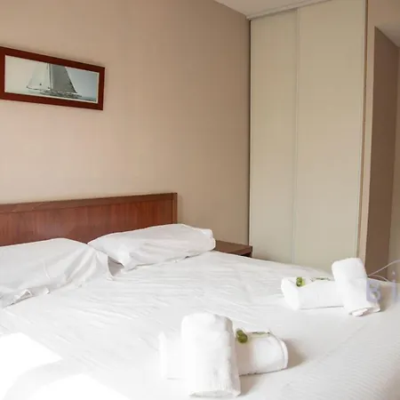 Magnificent 2-bedroom With Terrace Near The Sea And Golf Course *