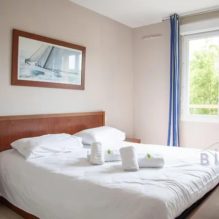 Lägenhet Magnificent 2-bedroom With Terrace Near The Sea And Golf Course *