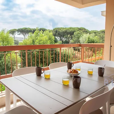 Апартаменты Magnificent 2-bedroom With Terrace Near The Sea And Golf Course *