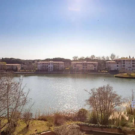 Magnificent 2-bedroom With Terrace Near The Sea And Golf Course * Мандельё-ла-Напуль