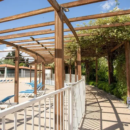 Magnificent 2-bedroom With Terrace Near The Sea And Golf Course Апартаменты Мандельё-ла-Напуль